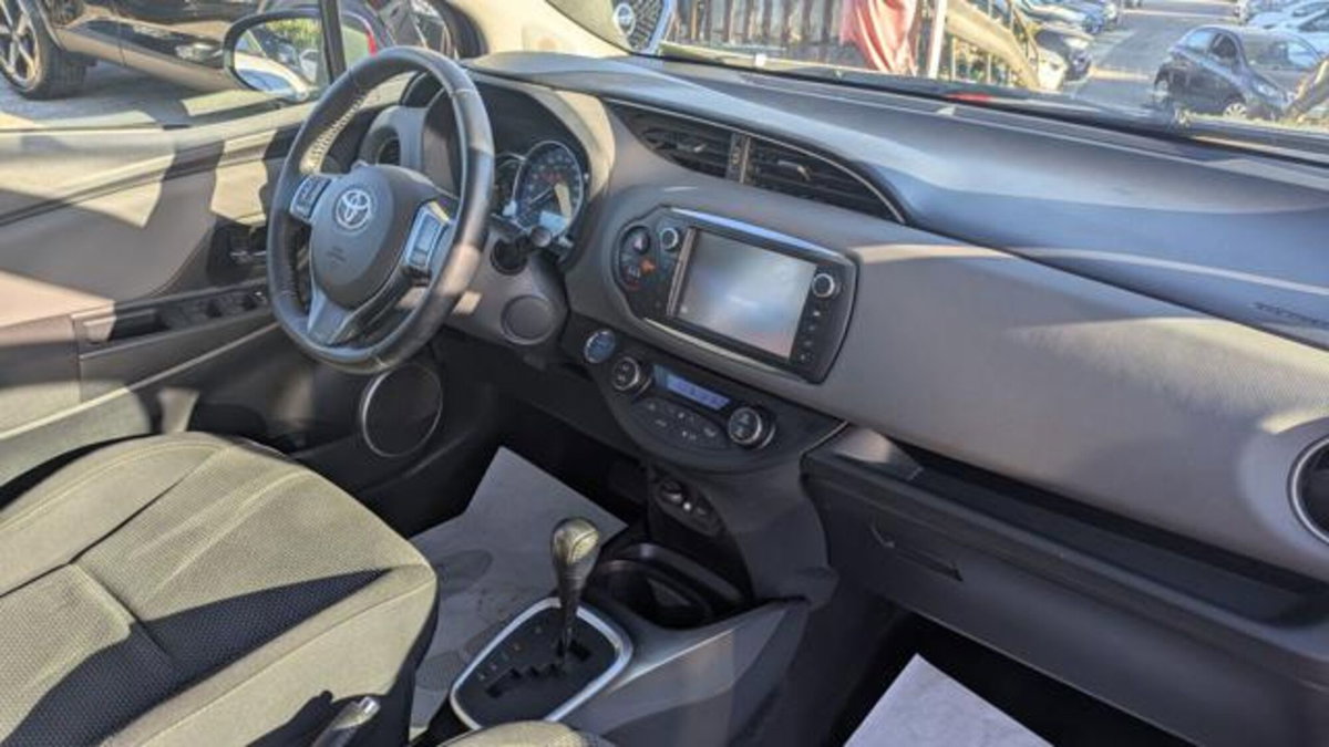Toyota Yaris 1.5 Hybrid 5 porte Energy (6)