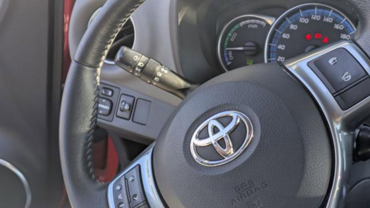 Toyota Yaris 1.5 Hybrid 5 porte Energy (9)