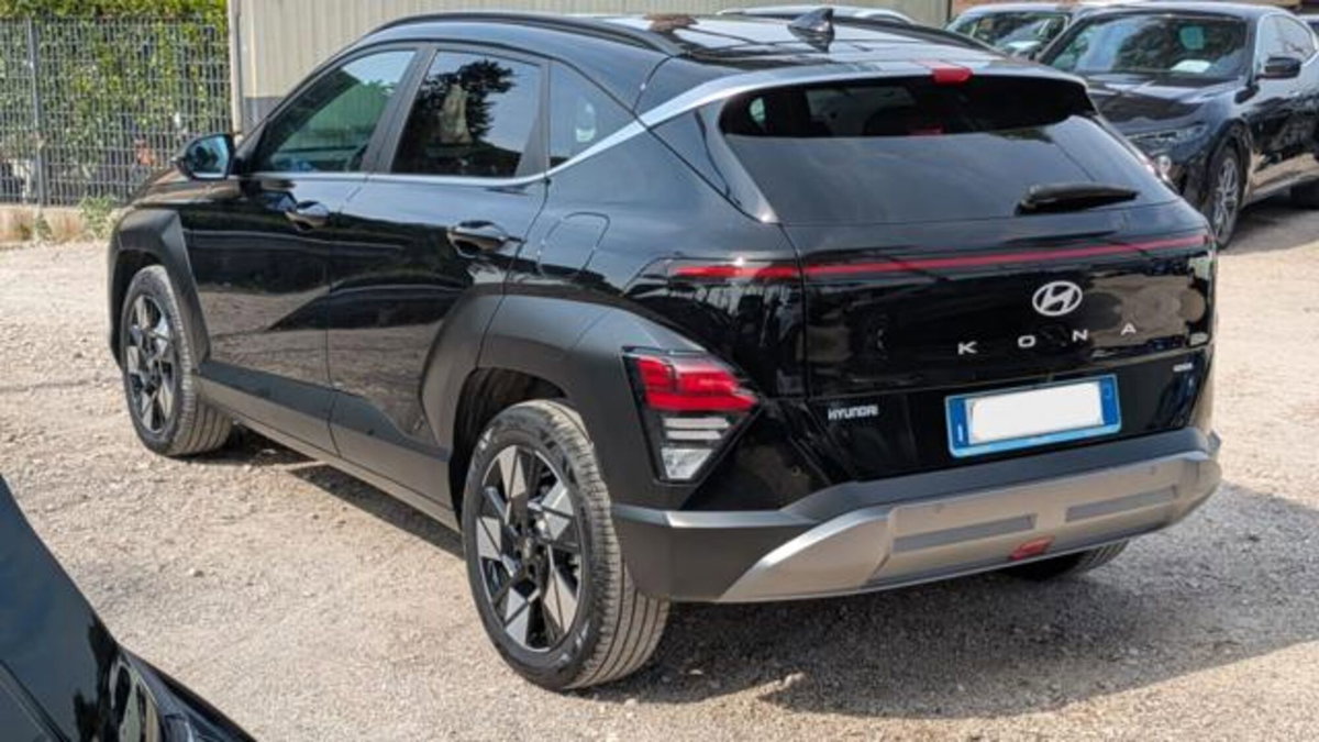 Hyundai Kona 1.6 gdi hev X Line Tech Pack 2wd dct (3)