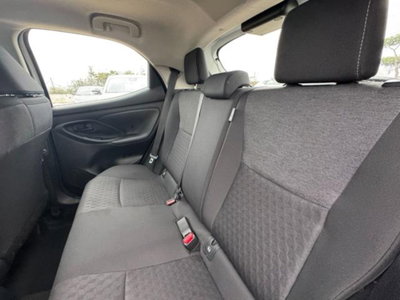 Toyota Yaris 1.0 72 CV 5 porte Active (12)