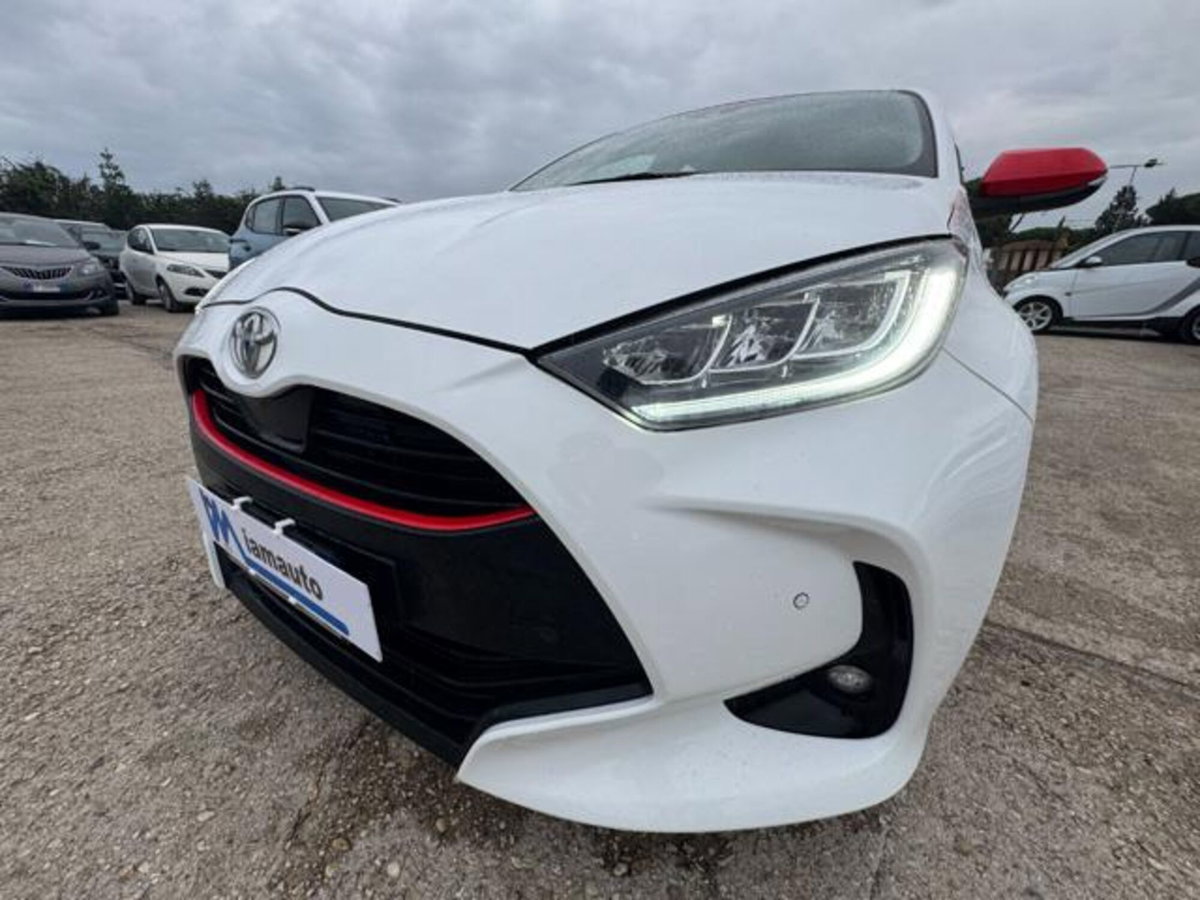 Toyota Yaris 1.0 72 CV 5 porte Active (13)