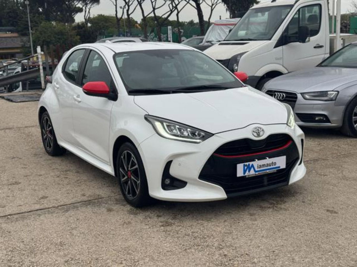 Toyota Yaris 1.0 72 CV 5 porte Active (2)