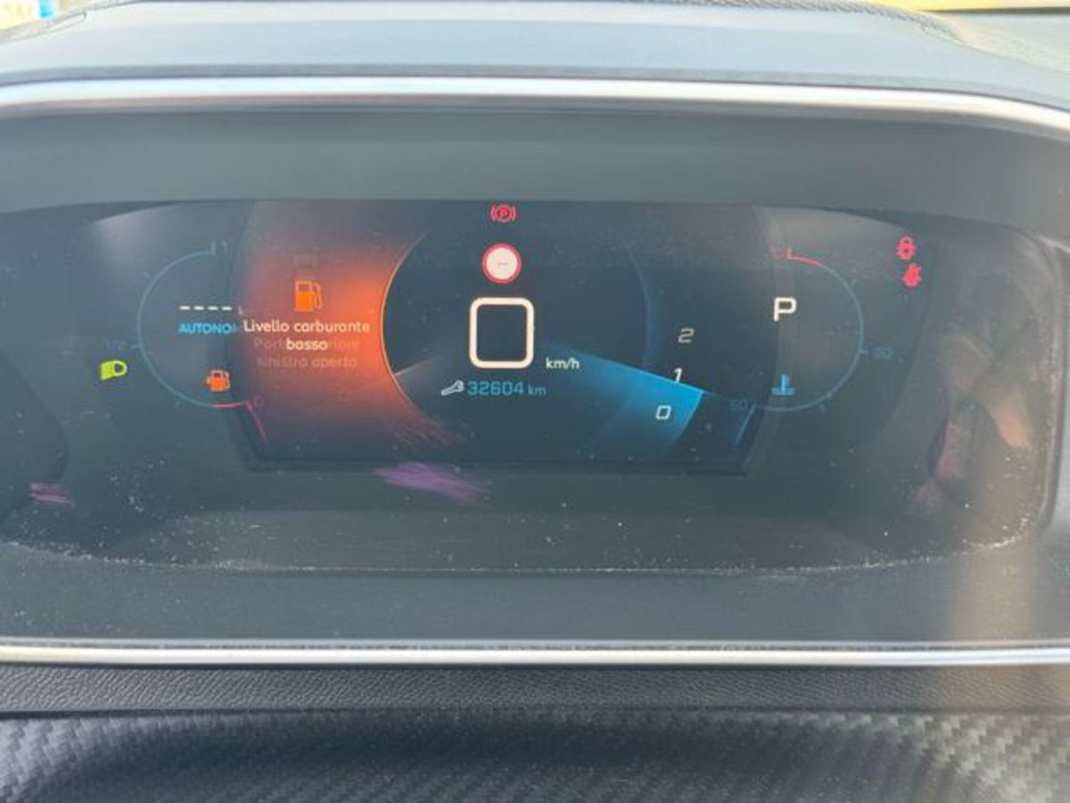 Peugeot 208 1.2 puretech Active s&s 100cv (6)