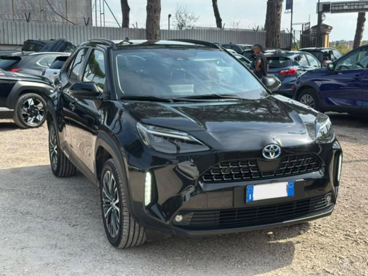 Toyota Yaris Cross 1.5 Hybrid 5p. E-CVT AWD-i Lounge (2)