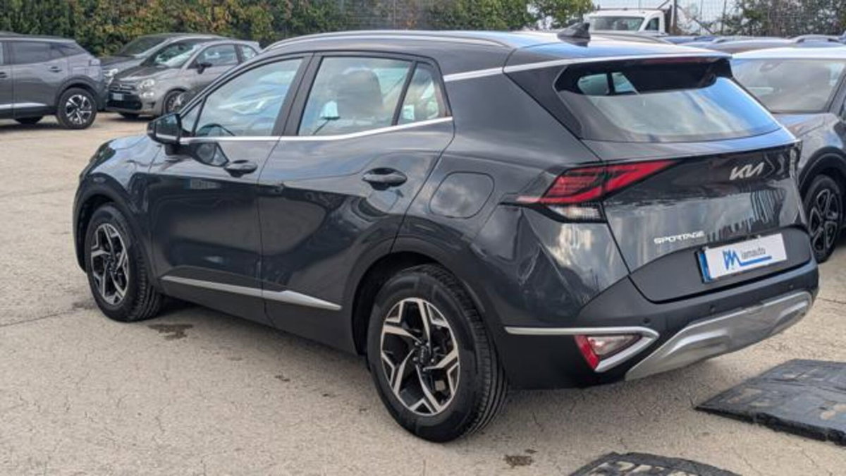 Kia Sportage 1.6 crdi mhev Business dct (4)