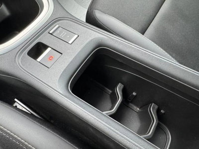Jeep Avenger 1.2 turbo e-hybrid mhev Altitude fwd 110cv edct6 (11)