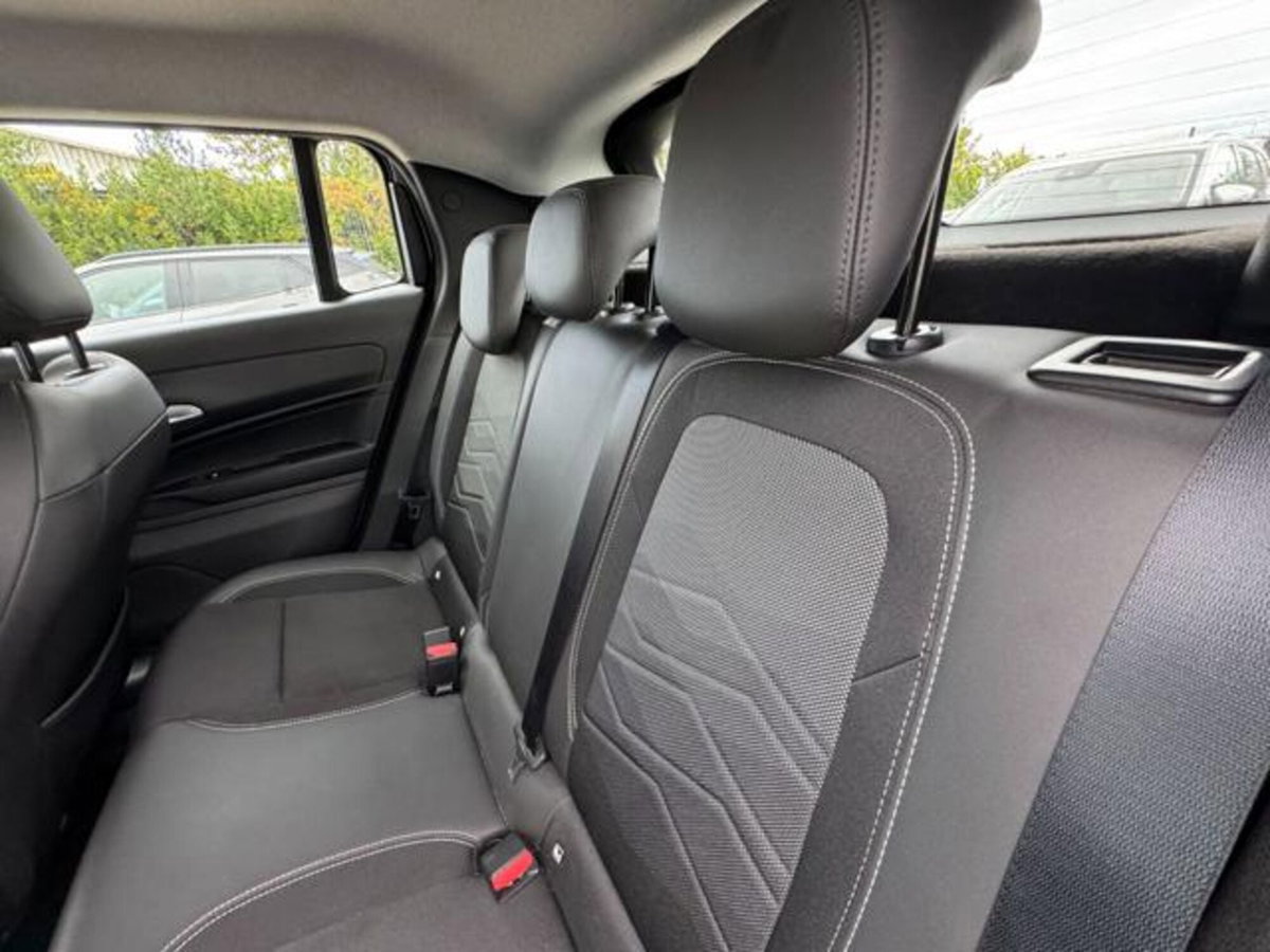 Jeep Avenger 1.2 turbo e-hybrid mhev Altitude fwd 110cv edct6 (13)