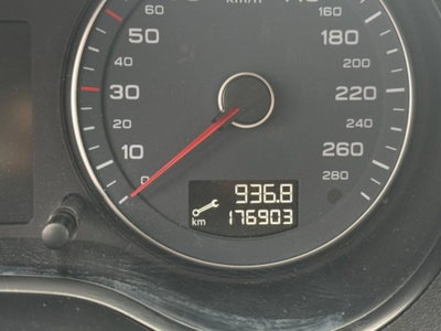 Audi A3 1.6 TDI 105 CV CR Ambition (11)