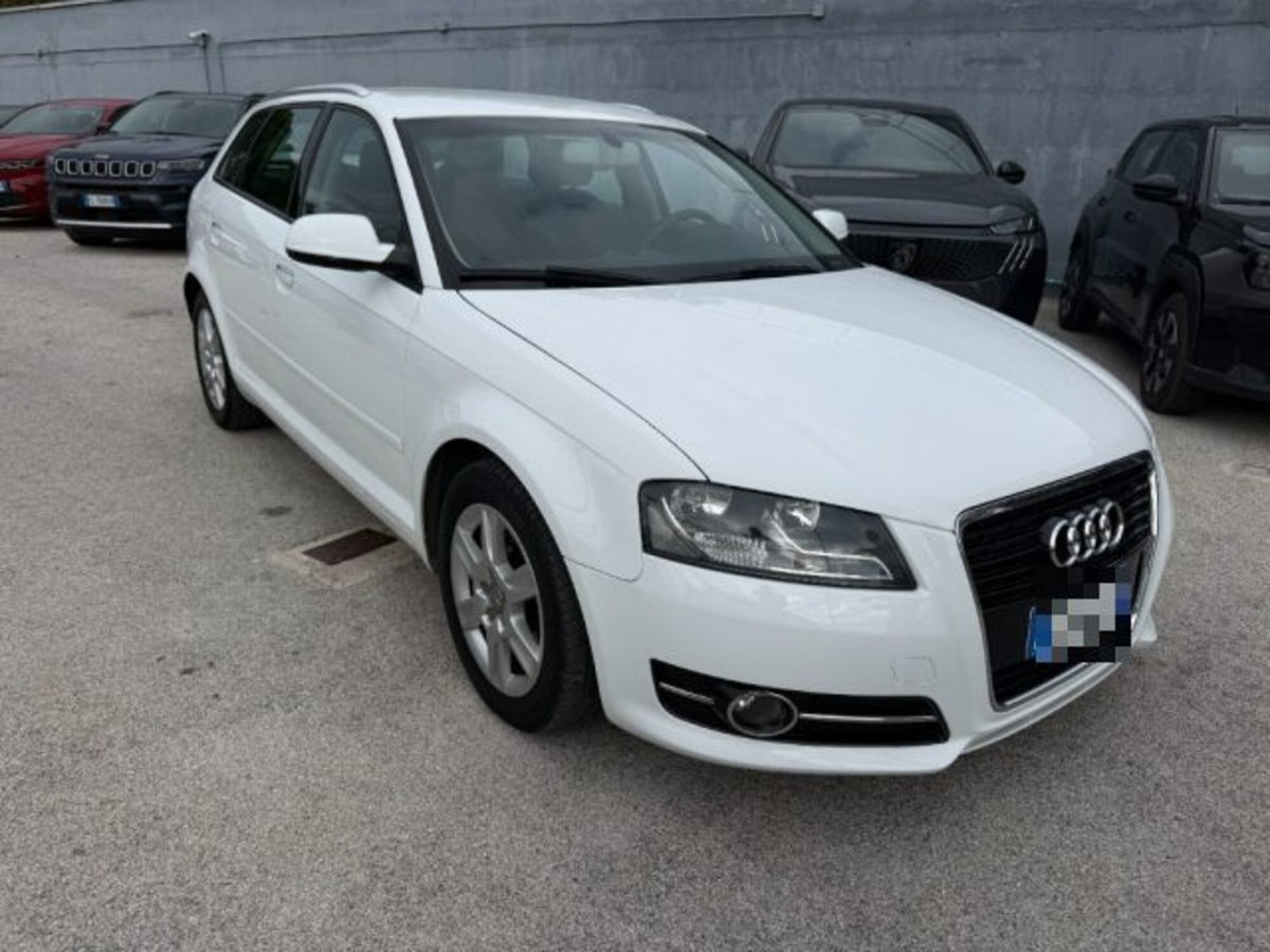 Audi A3 1.6 TDI 105 CV CR Ambition (2)