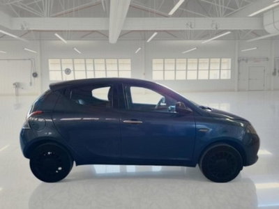 Lancia Ypsilon 1.0 FireFly 5 porte S&S Hybrid Ecochic Silver (4)