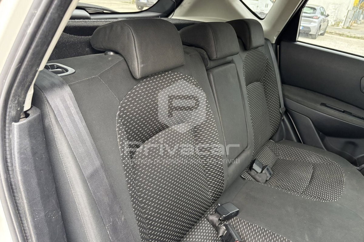 Nissan Qashqai 2.0 dCi DPF 4WD Acenta (15)