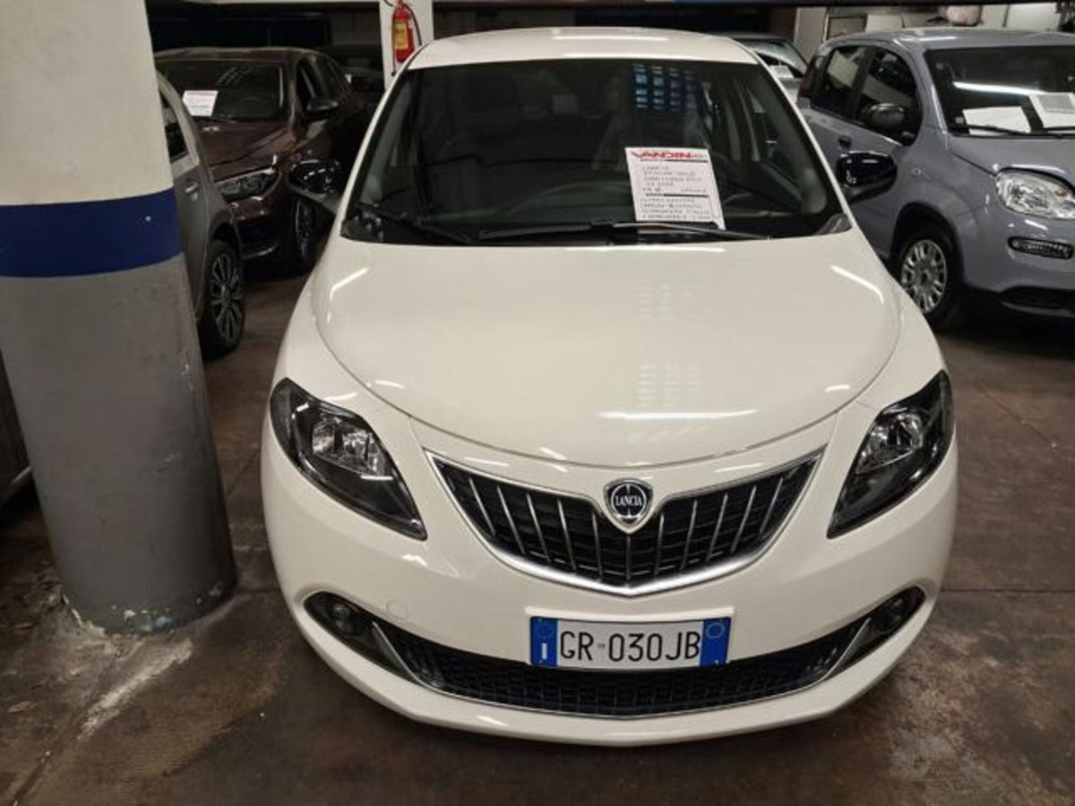 Lancia Ypsilon 1.0 FireFly 5 porte S&S Hybrid Ecochic Gold