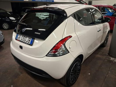 Lancia Ypsilon 1.0 FireFly 5 porte S&S Hybrid Ecochic Gold (3)