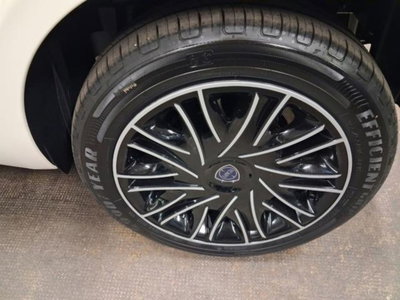 Lancia Ypsilon 1.0 FireFly 5 porte S&S Hybrid Ecochic Gold (6)
