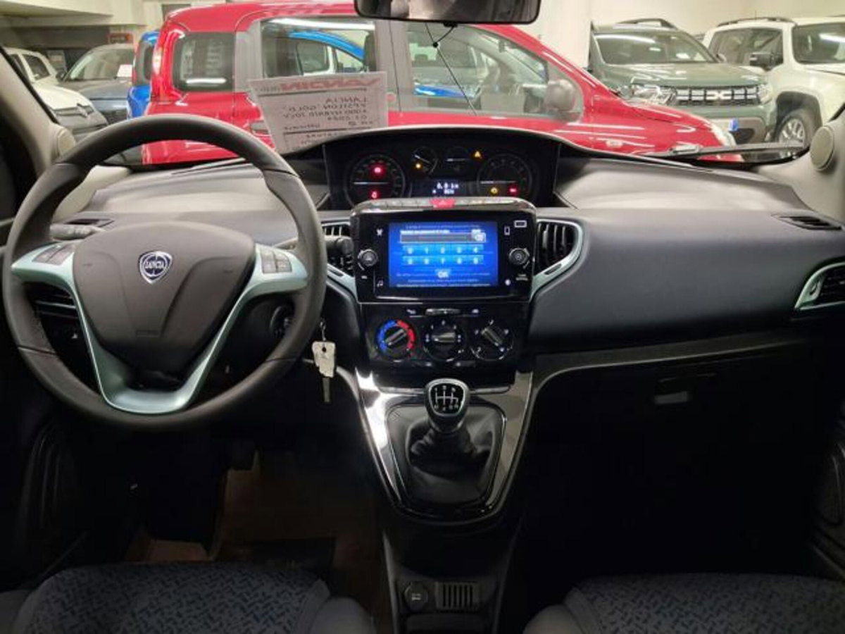 Lancia Ypsilon 1.0 FireFly 5 porte S&S Hybrid Ecochic Gold (7)