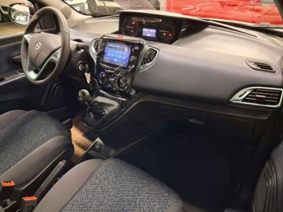 Lancia Ypsilon 1.0 FireFly 5 porte S&S Hybrid Ecochic Gold (8)