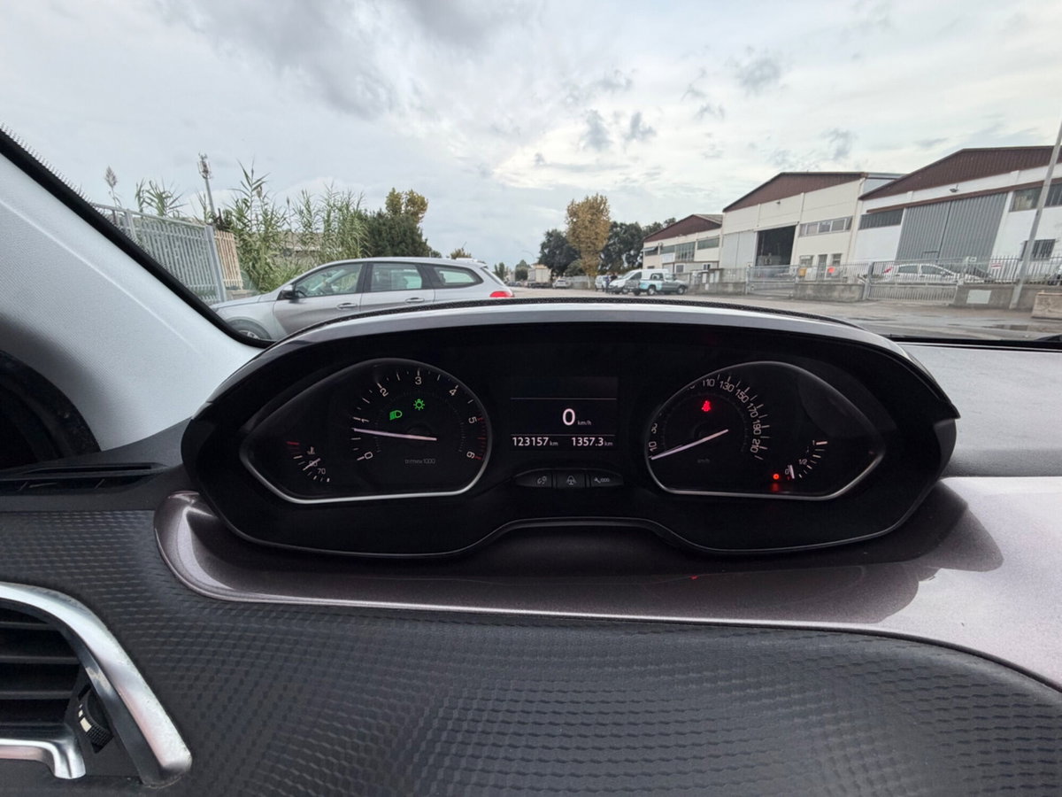 Peugeot 2008 HDi 68CV Active (10)