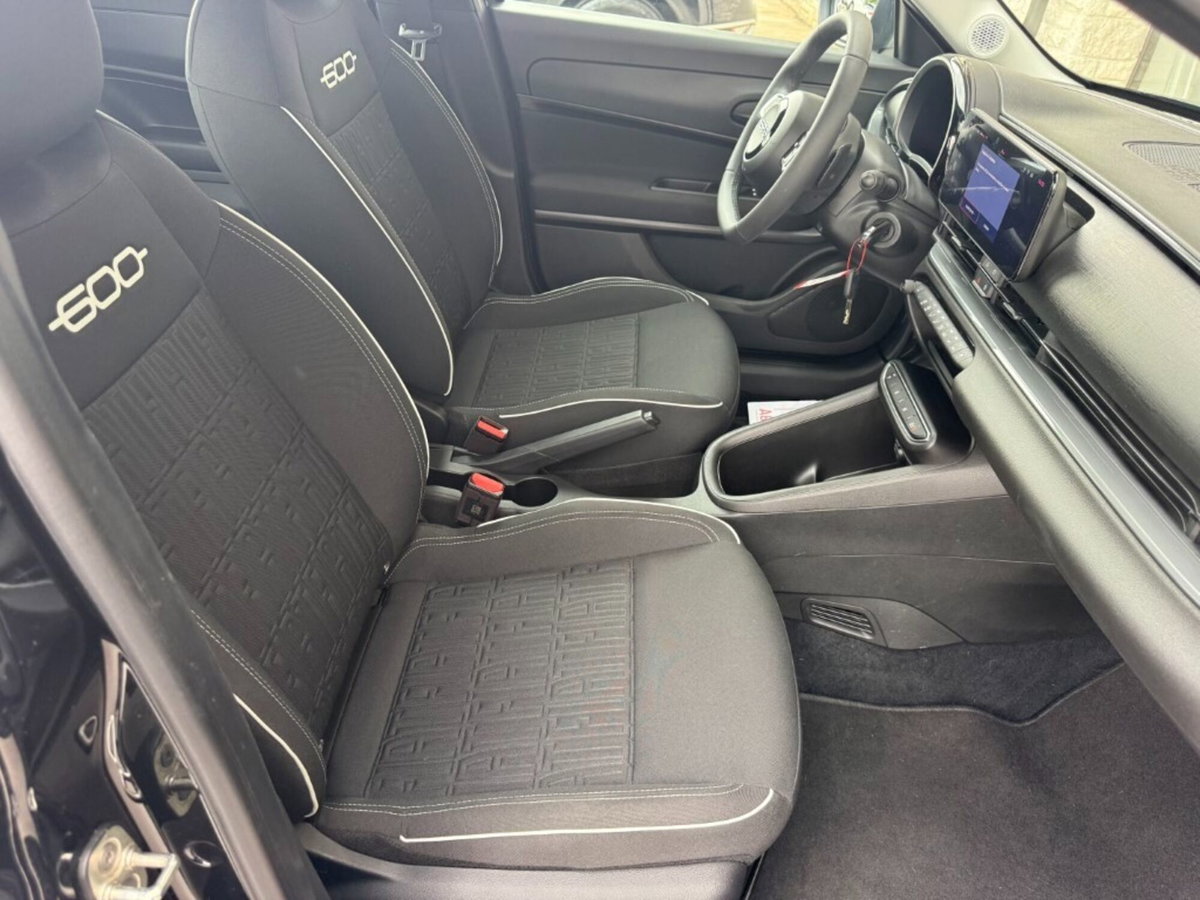 Fiat 600 1.2 Business 100cv (15)
