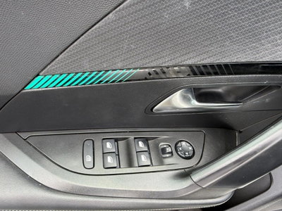 Peugeot 2008 BlueHDi 130 S&S EAT8 Allure Pack (13)