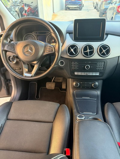 Mercedes-Benz Classe B 180 d Automatic Executive (9)