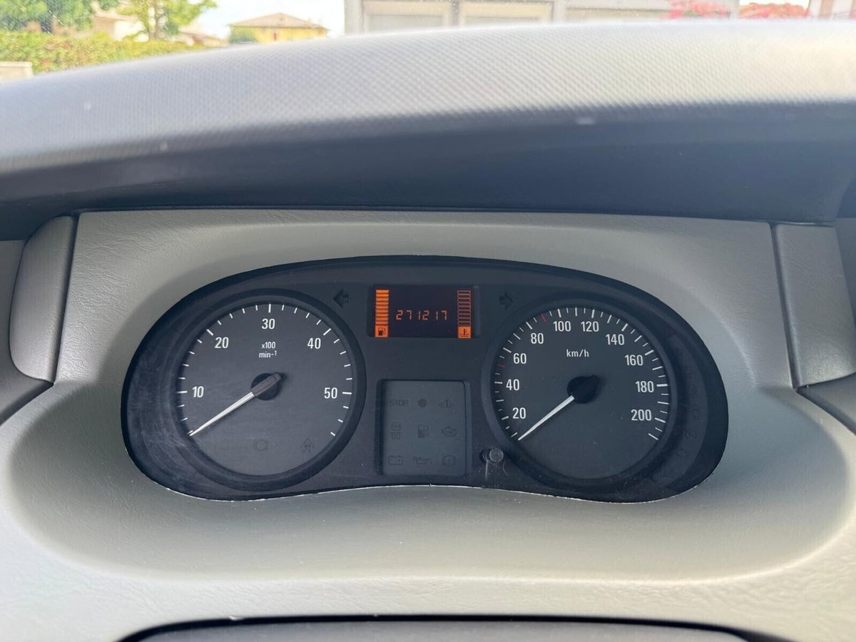 Opel Vivaro Furgone 27 2.0 CDTI 120CV PC-TN Combi 9 posti (17)