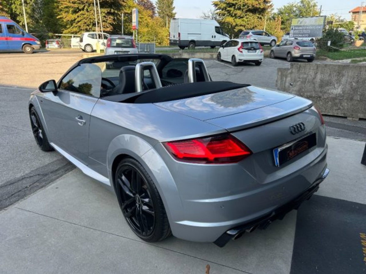 Audi TT Cabrio 1.8 TFSI S tronic S line (7)