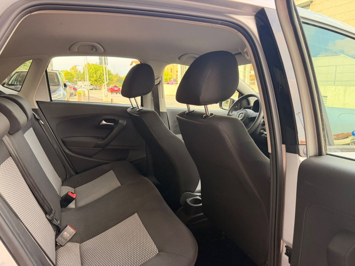 Volkswagen Polo 1.4 5 porte Comfortline (13)