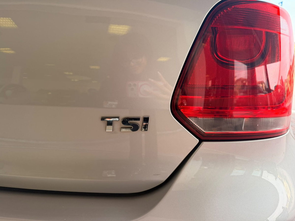 Volkswagen Polo 1.4 5 porte Comfortline (16)