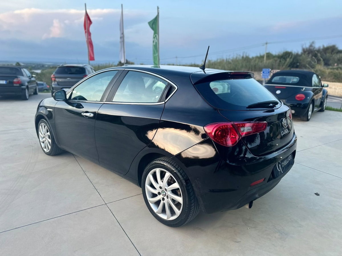 Alfa Romeo Giulietta 1.6 JTDm Sprint 120cv (4)