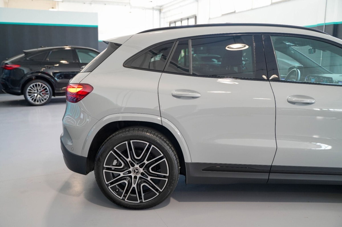Mercedes-Benz GLA SUV 220 d AMG Line Premium Plus 4matic auto (10)