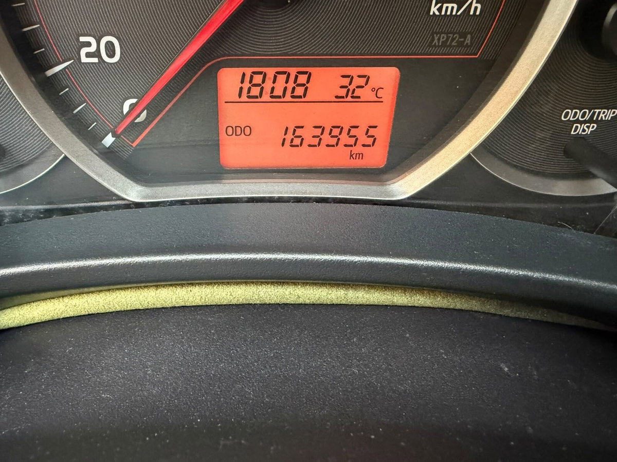 Toyota Yaris 1.0 5 porte Active (14)