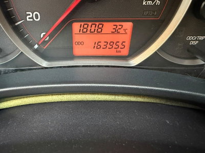 Toyota Yaris 1.0 5 porte Active (14)