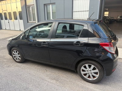 Toyota Yaris 1.0 5 porte Active (6)