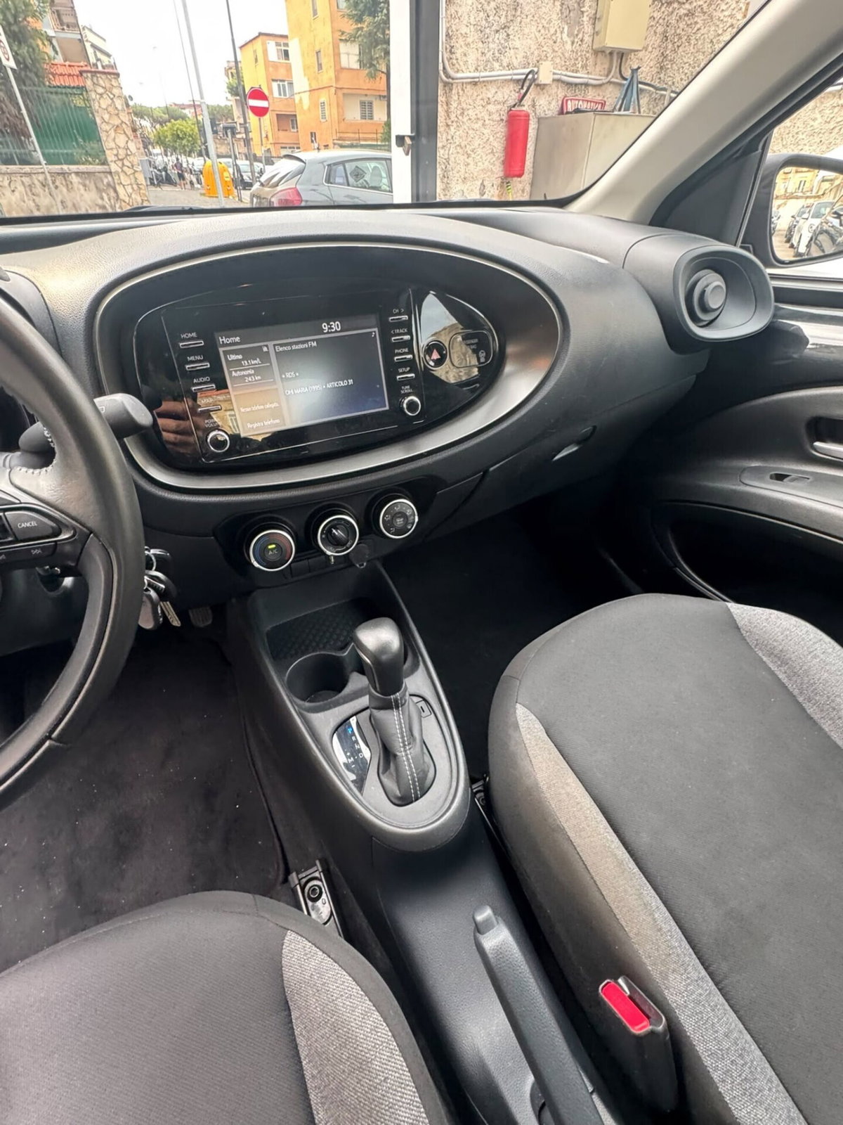 Toyota Aygo X 1.0 VVT-i 72 CV 5 porte Limited S-CVT (12)