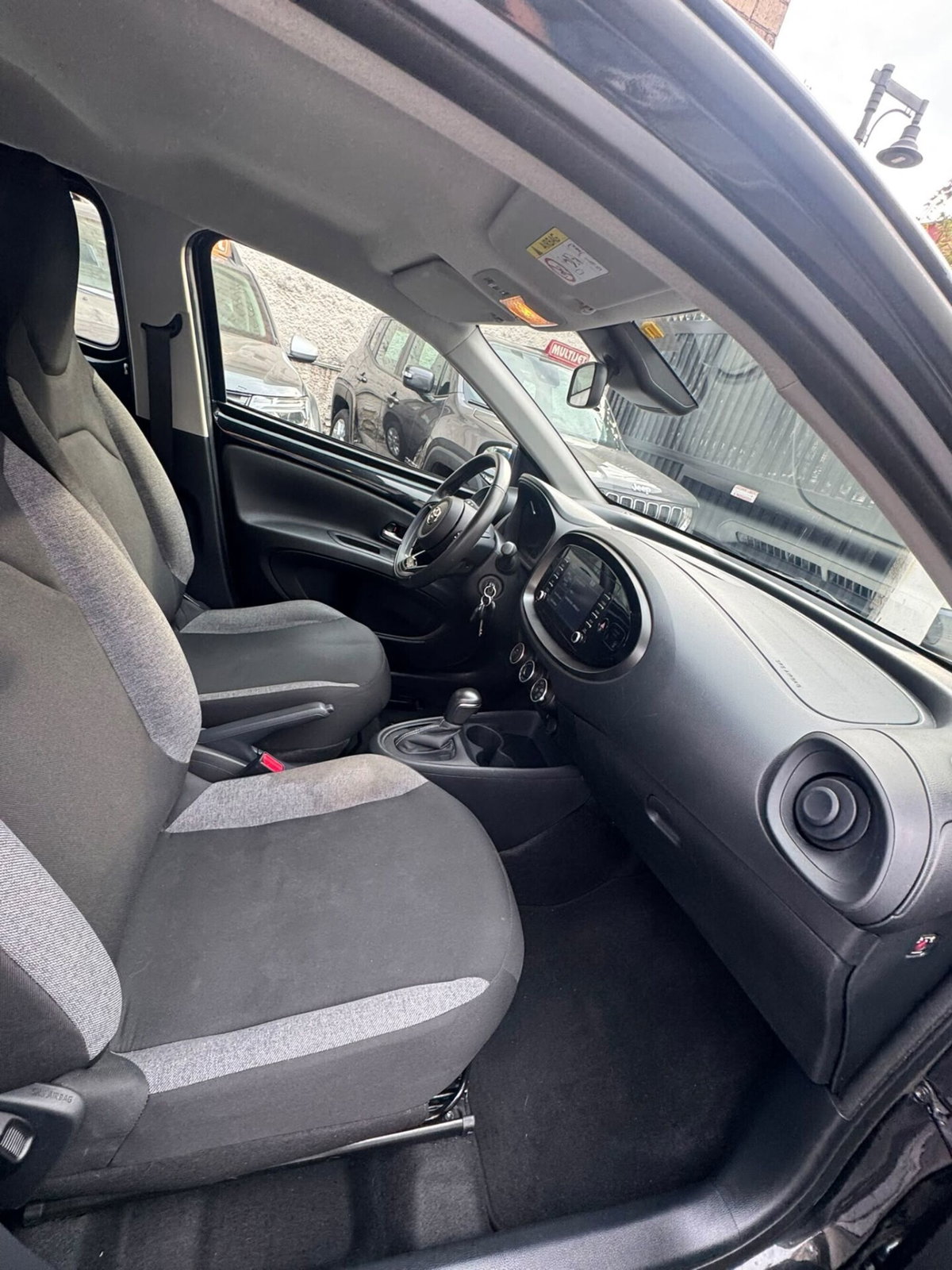 Toyota Aygo X 1.0 VVT-i 72 CV 5 porte Limited S-CVT (8)