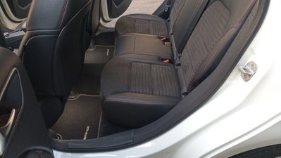 Mercedes-Benz Classe B 200 d Automatic 4Matic Premium (16)