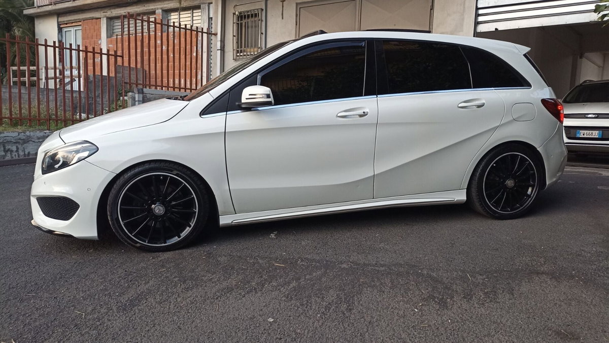 Mercedes-Benz Classe B 200 d Automatic 4Matic Premium (7)