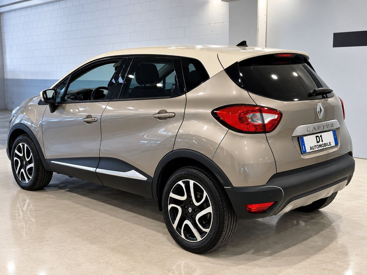Renault Captur 1.5 dCi 8V 90 CV EDC Energy R-Link (2)