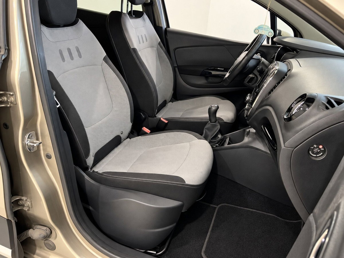 Renault Captur 1.5 dCi 8V 90 CV EDC Energy R-Link (4)