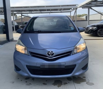 Toyota Yaris 1.D-4D 5 porte Active (3)