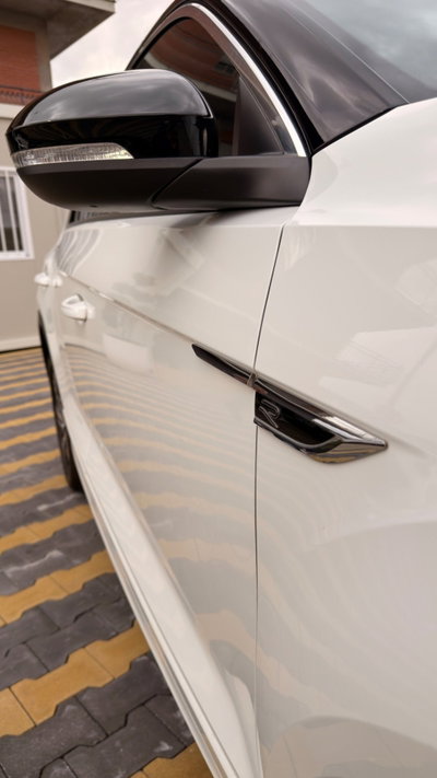 Volkswagen T-Roc 2.0 tdi R-Line 115cv (12)