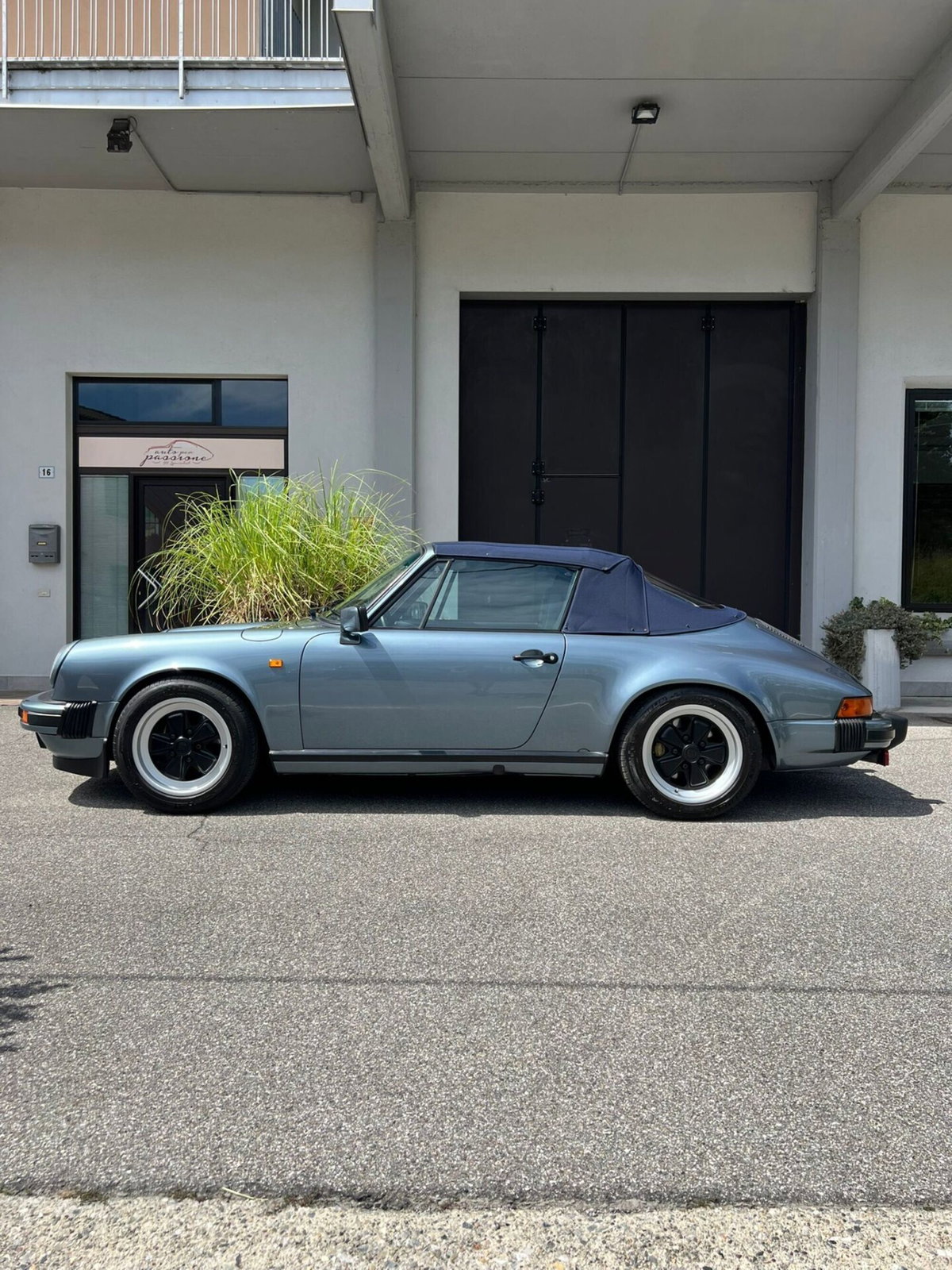 Porsche 911 Cabrio Carrera 3.2 (6)