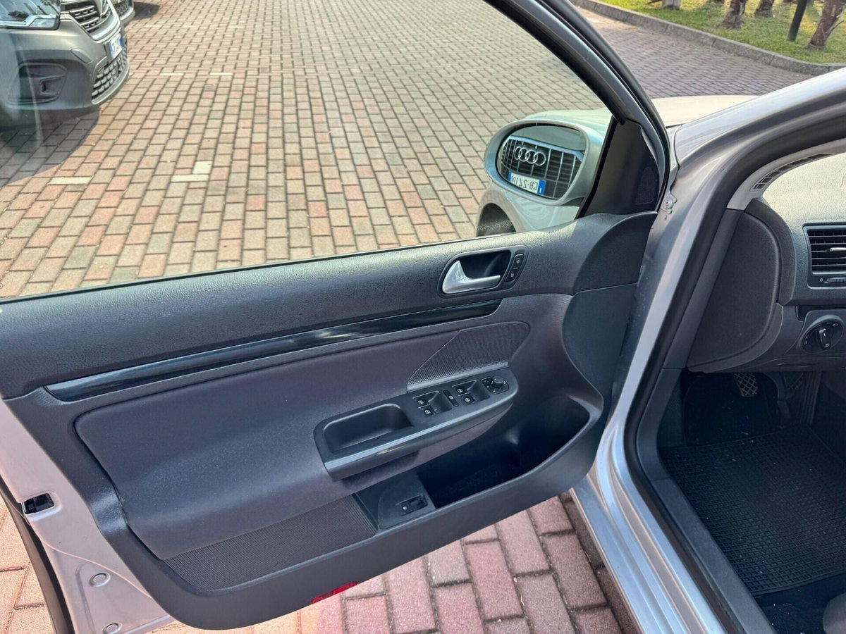 Volkswagen Golf 1.9 TDI DPF 5p. 5m. GT Sport (10)