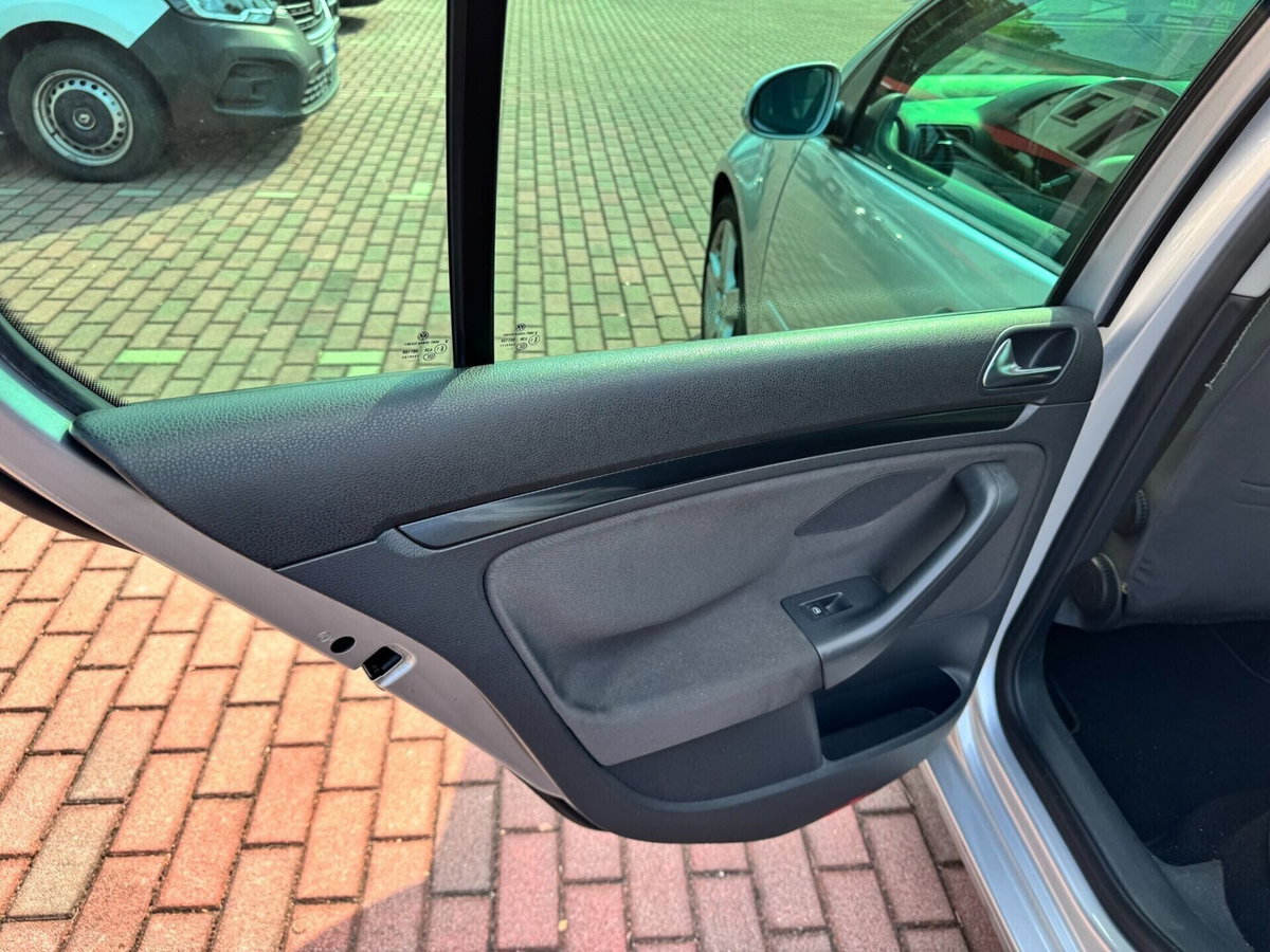 Volkswagen Golf 1.9 TDI DPF 5p. 5m. GT Sport (13)