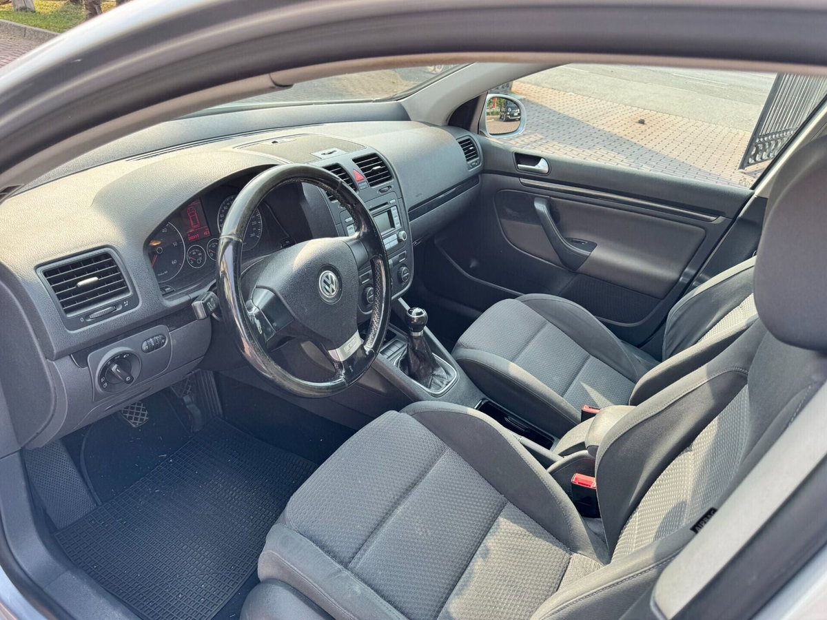 Volkswagen Golf 1.9 TDI DPF 5p. 5m. GT Sport (9)