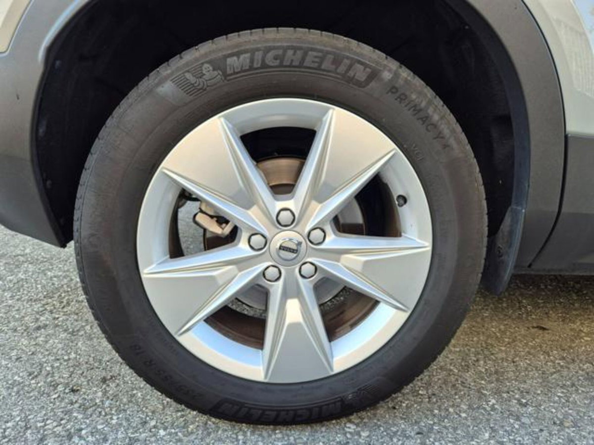 Volvo XC40 B3 automatico Essential (18)