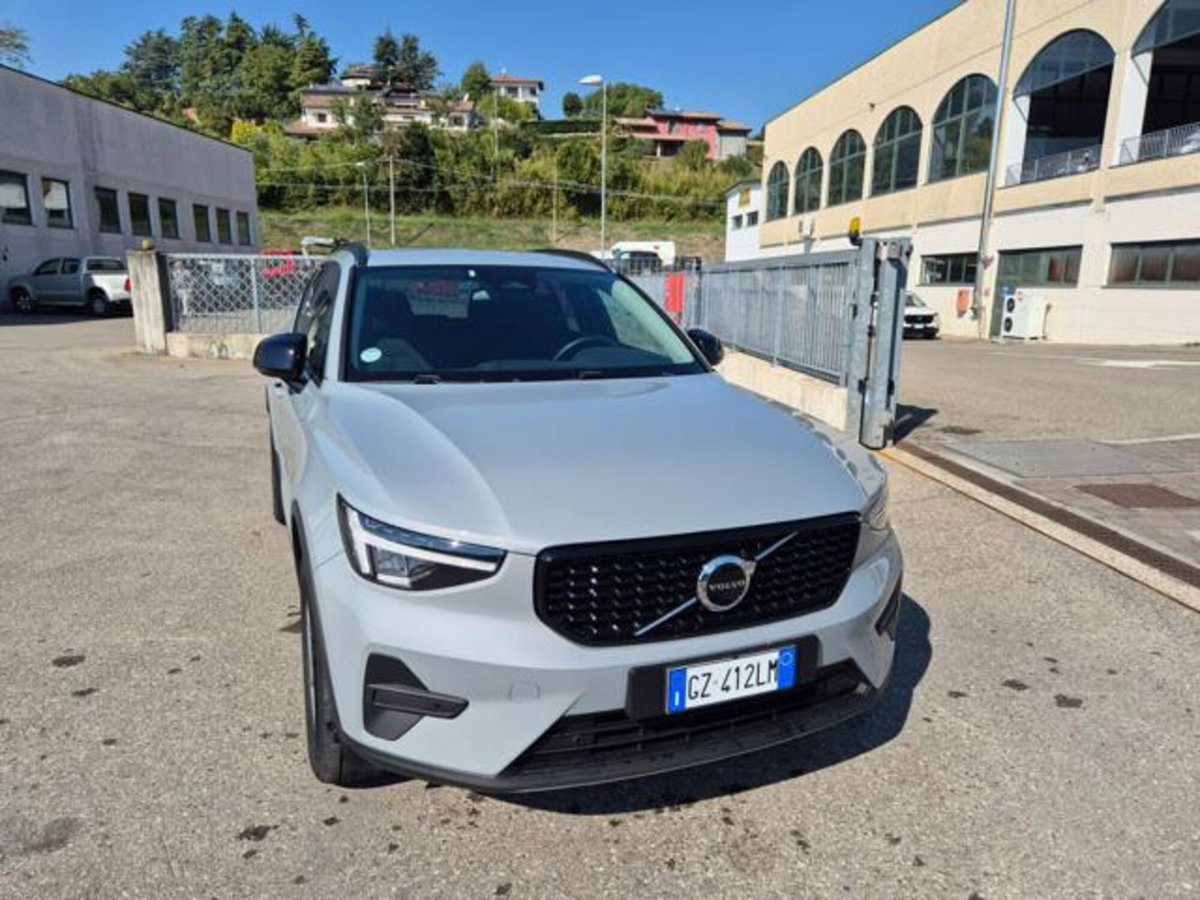 Volvo XC40 B3 automatico Essential (4)