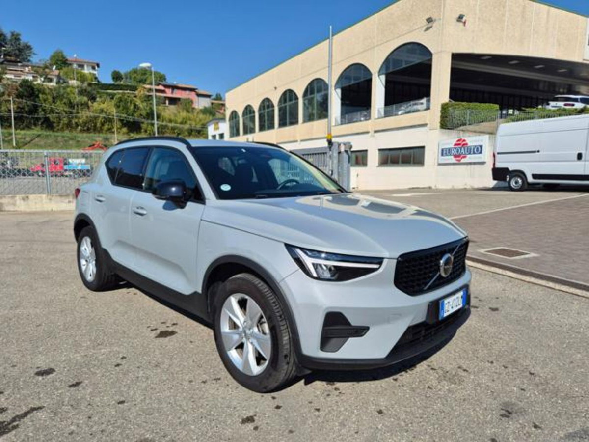 Volvo XC40 B3 automatico Essential (5)