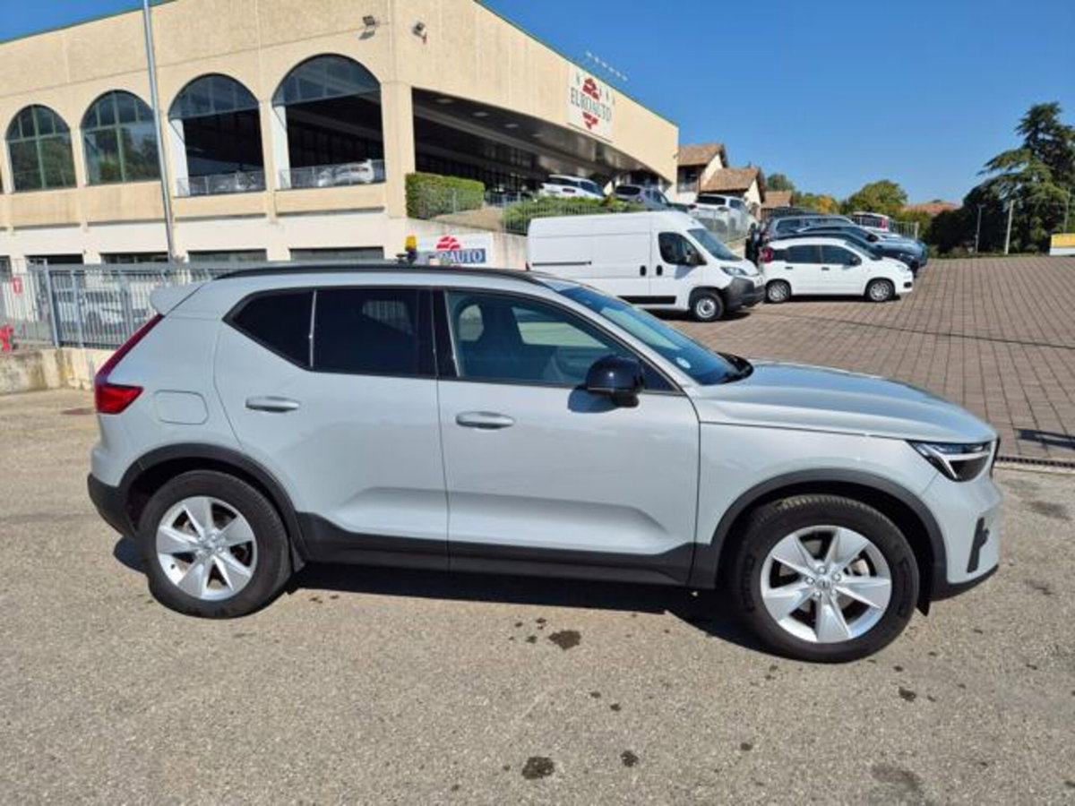 Volvo XC40 B3 automatico Essential (6)