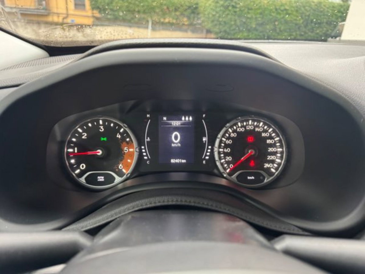 Jeep Renegade 1.6 Mjt 120 CV Longitude (15)